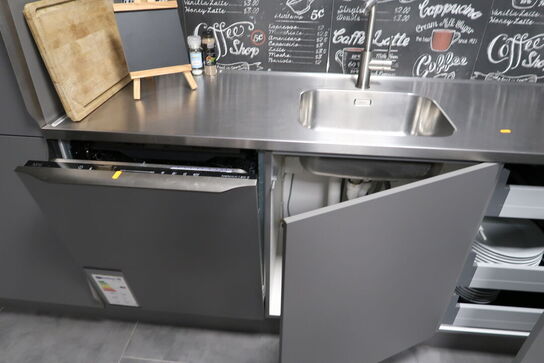 Køkken AUBO unik, Onyx (brugt) med armatur uden hårdehvidevarer