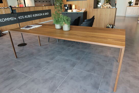 Spisebord Arco Contemporary Furniture