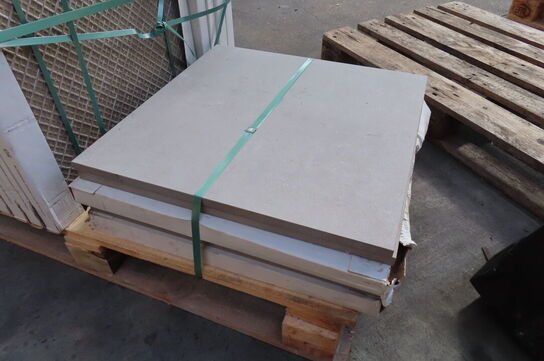 Palle med diverse klinger mv.