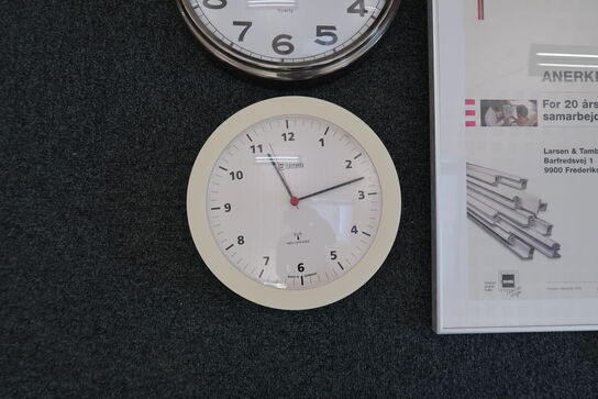 2 stk. Billederammer + 2 vægure