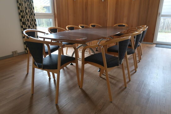 Konferencebord med 12 stole 