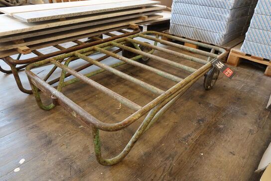 4 stk. Transportvogne med indhold 