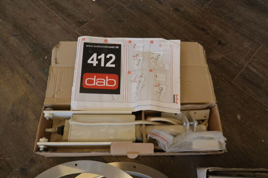 Diverse tilbehør til døre m.m. 