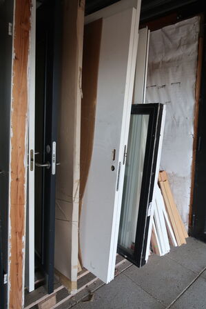 Diverse døre om vinduer - se billeder 