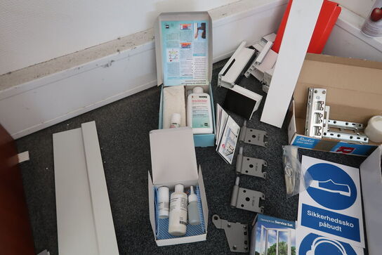 Diverse lister, beslag m.m. 