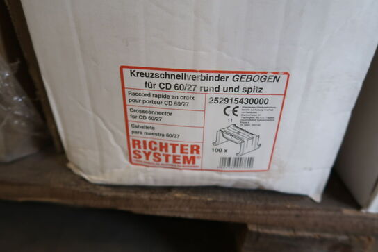 Palle med diverse isoleringsanker m.m. 