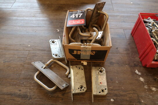 Diverse låsekasser og håndtag 