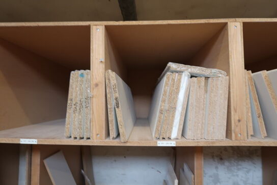 Diverse plader, træ m.m. 