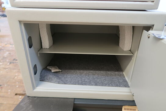 2 stk. Værdiboks, Format F2 m/nøgle - 380x380x350 mm