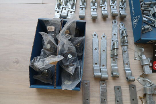 Parti Ipa hængsler, beslag m.m. 