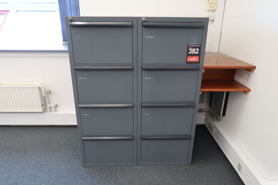 2 stk. Arkivskabe med nøgler 