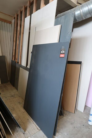 Stort parti plader m.m. 