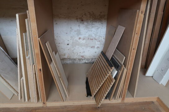 Diverse plader, træ m.m. 