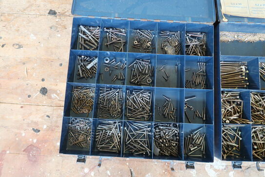 3 stk. Metal sortimentskasser med indhold 