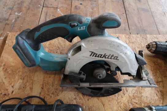 2 stk. Makita akku boremaskiner + rundsav & lader 