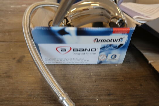 Sano vask med armatur