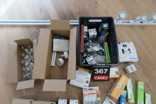 Diverse pærer + skinne med 3 spots