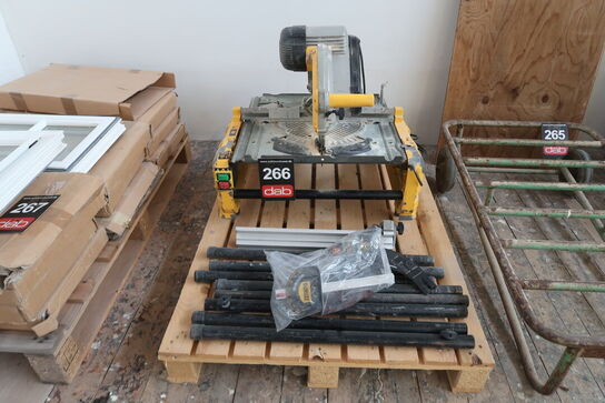 Dewalt vendbar kap-/geringssav 2000W DW743N