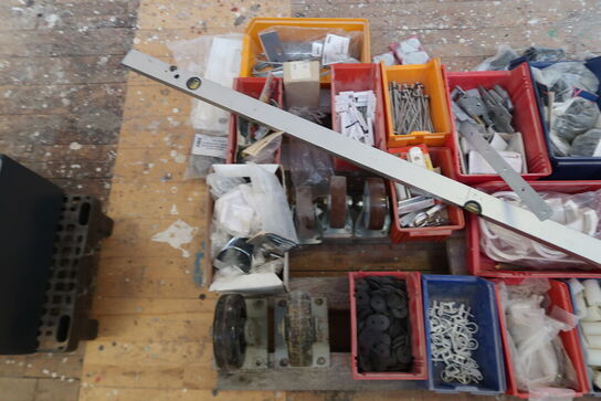 Stort parti forbrugsvarer 