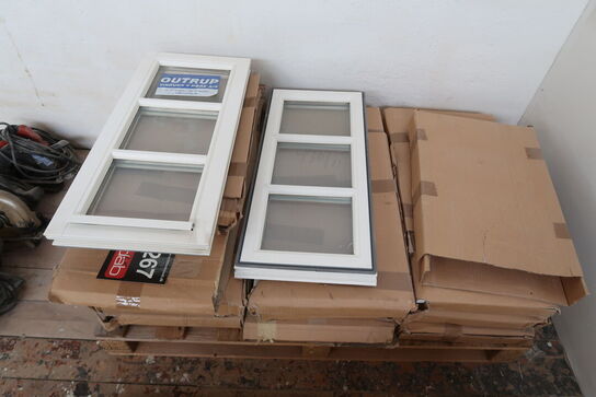12 stk. Vinduer Outrup 
