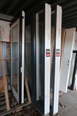 Vinduesparti med terrassedør - 146x221,5x15 cm 