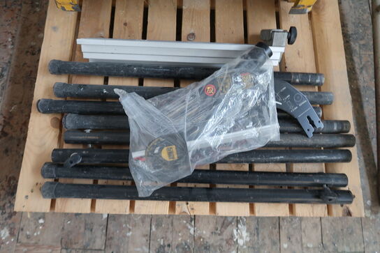 Dewalt vendbar kap-/geringssav 2000W DW743N