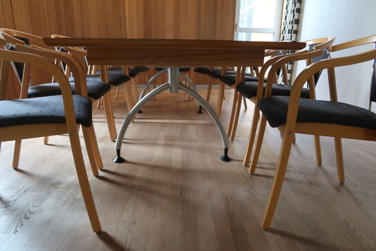 Konferencebord med 12 stole 