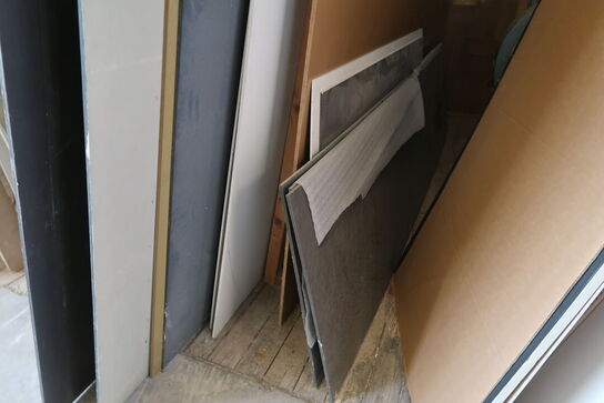 Stort parti plader m.m. 