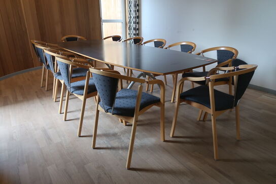 Konferencebord med 12 stole 