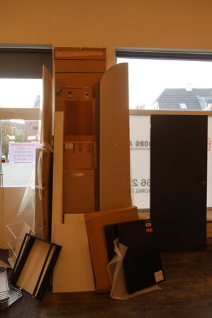 Diverse dele til køkken + dør 