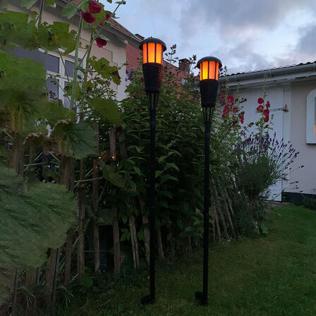 2 pk. Solcelle Havefakler m/ Levende Flamme 2 Pk. - 130 cm