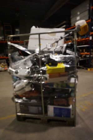 Palletårn med elektronik varer m.m. (MOMSFRI)