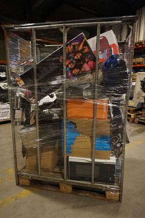 Palletårn med elektronik varer m.m. (MOMSFRI)