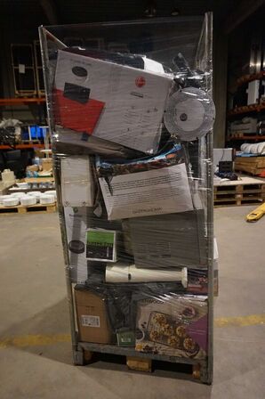 Palletårn med elektronik varer m.m. (MOMSFRI)