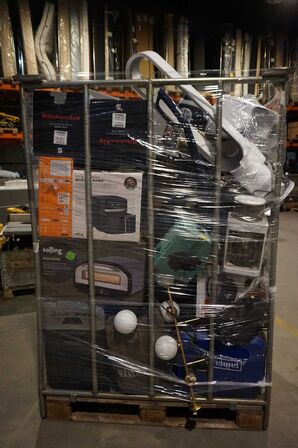 Palletårn med elektronik varer m.m. (MOMSFRI)