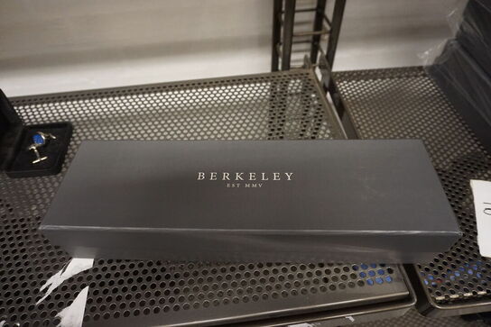 4 kasser med strømper BERKELEY