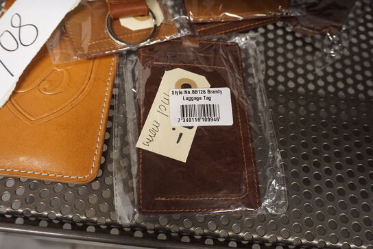 Diverse kuffertmærker/rejsetilbehør i læder