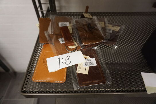 Diverse kuffertmærker/rejsetilbehør i læder