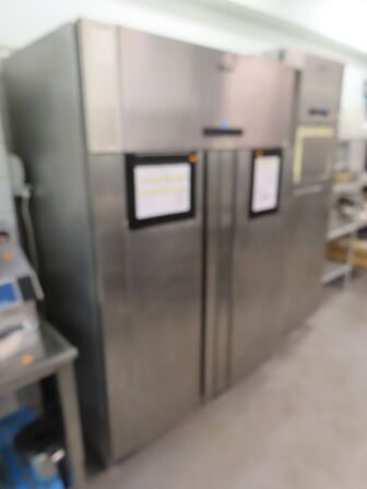 Køleskab med 2 døre GRAM