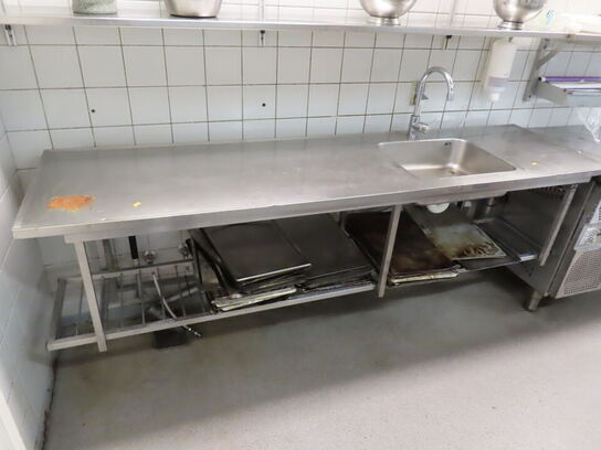 El hæve/sænke køkkenbord med vask i rustfrit stål