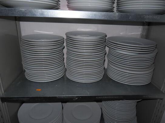 Tallerkener 3 slags (alle i reolen)