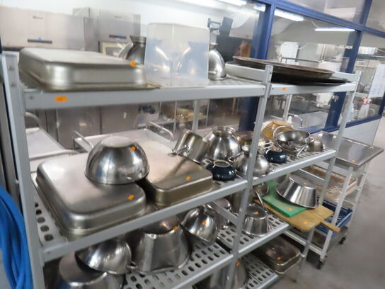 Alt indhold i reolen (reolen medfølger ikke)