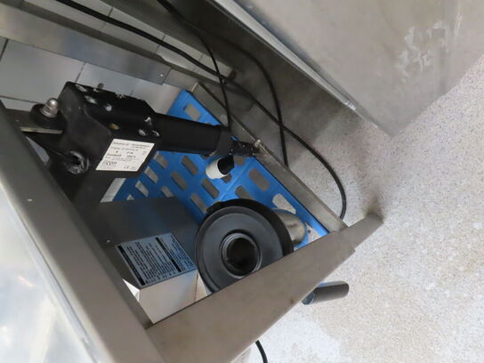 El hæve/sænke køkkenbord med vask i rustfrit stål (uden indhold)