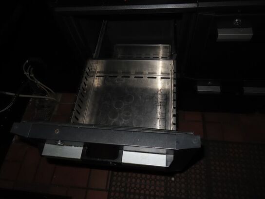 Kølebord med 4 skuffer til ølkasser og 1 låge GAMKO TC-100 Euro-line