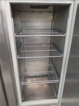 Køleskab med 2 døre GRAM