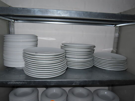 Tallerkener 3 slags (alle i reolen)