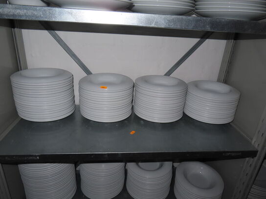 Tallerkener 3 slags (alle i reolen)