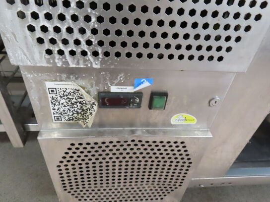 Køkkenbord i rustfrit stål, låger fra køl i ikke med