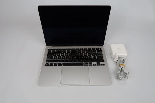 Apple Macbook Air M1 13" 