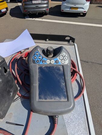 2 stk ABB IRB1200 med styreskabe, teach pendant og kabler. (Se Info)
